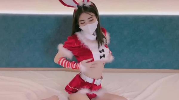 爆乳女友的圣诞福利-锅锅酱